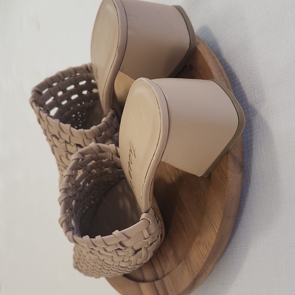 Matisse Lexie Mules Slides. Size 7 - Picture 7 of 10